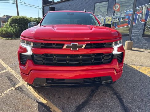 Used 2023 Chevrolet Silverado 1500 RST AWD/4WD image 2