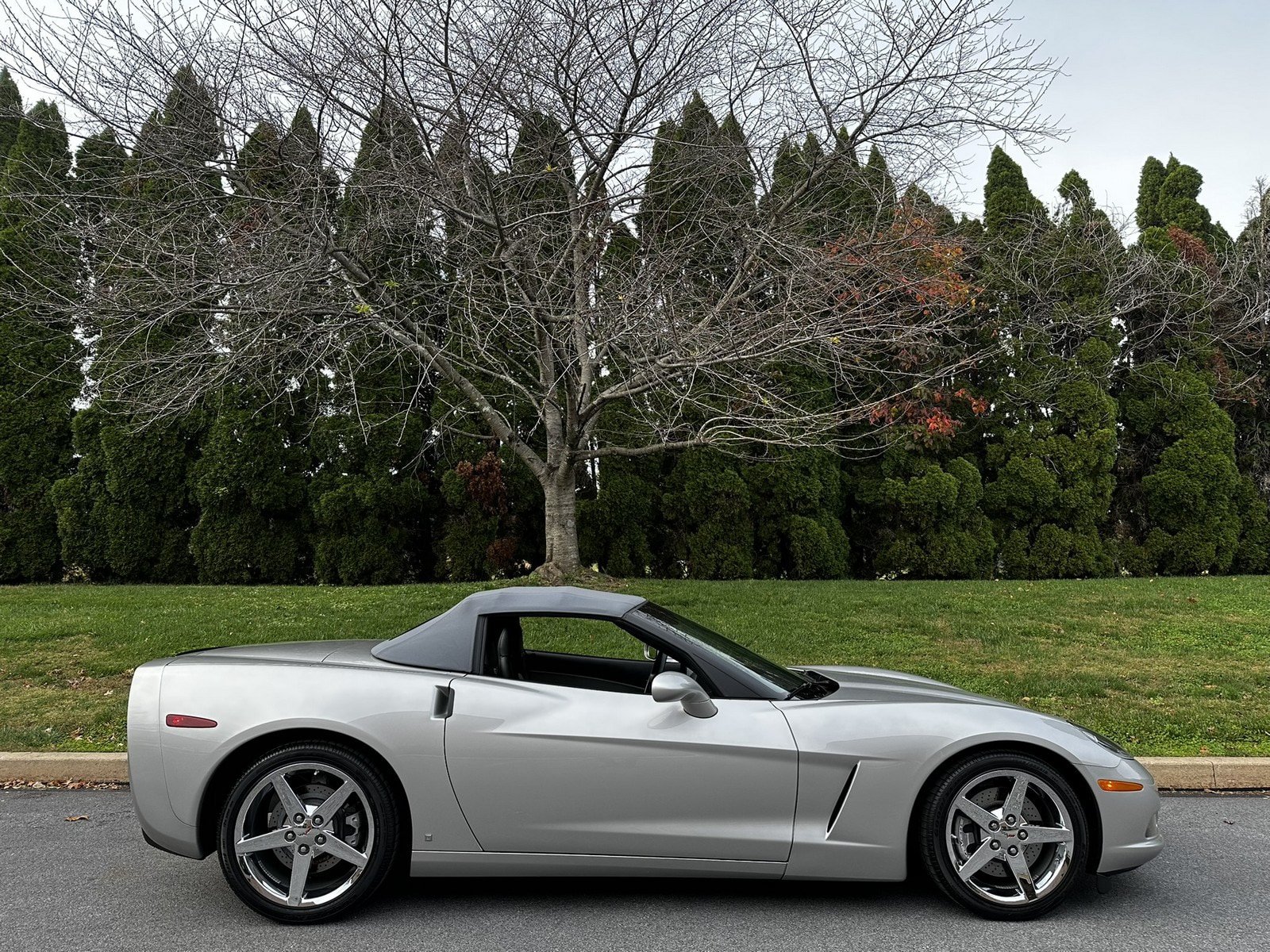 Used 2007 Chevrolet Corvette Convertible w/ Preferred Equipment Group RWD image 39