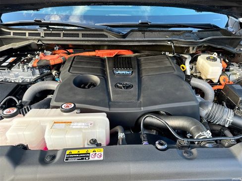 Used 2024 Toyota Tundra Limited image 31