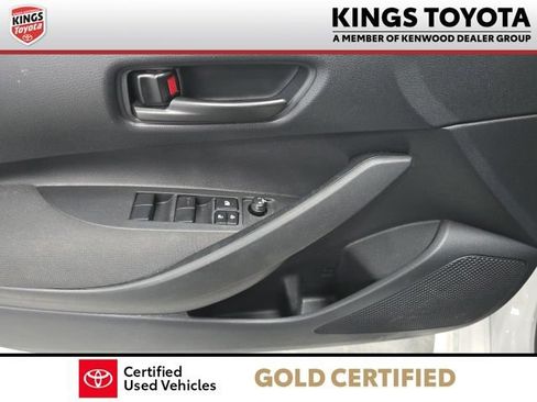 Used 2025 Toyota Corolla LE FWD image 12