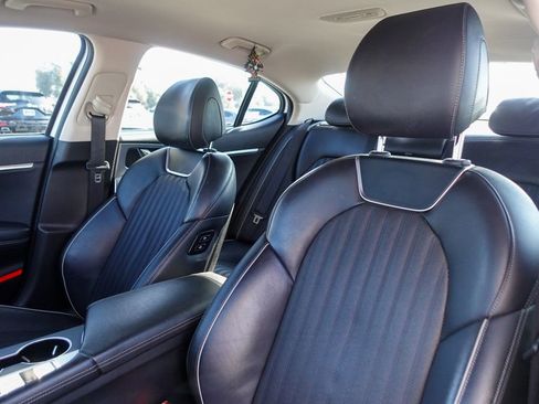 Used 2022 Genesis G70 3.3T image 23