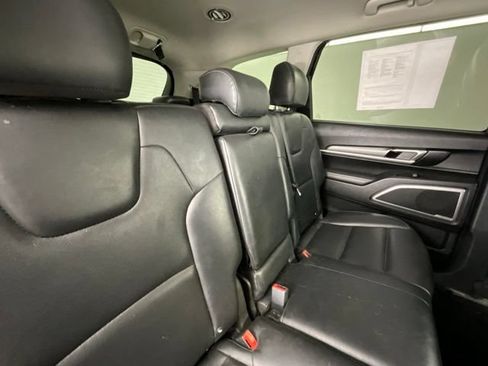 Used 2022 Kia Telluride LX AWD/4WD image 17
