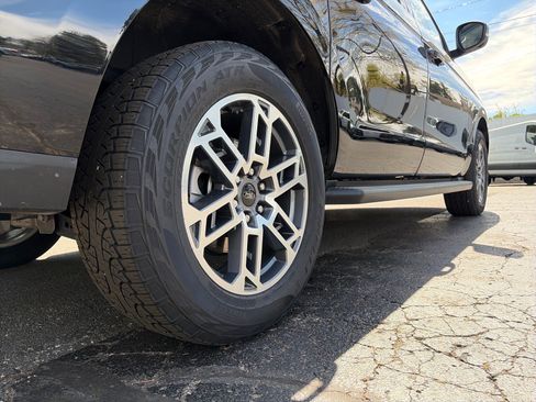 Used 2025 Ford Expedition Max Active AWD/4WD image 7