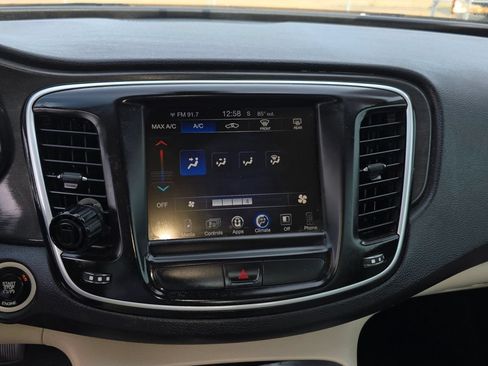 Used 2016 Chrysler 200 Limited w/ Anniversary Edition FWD image 20