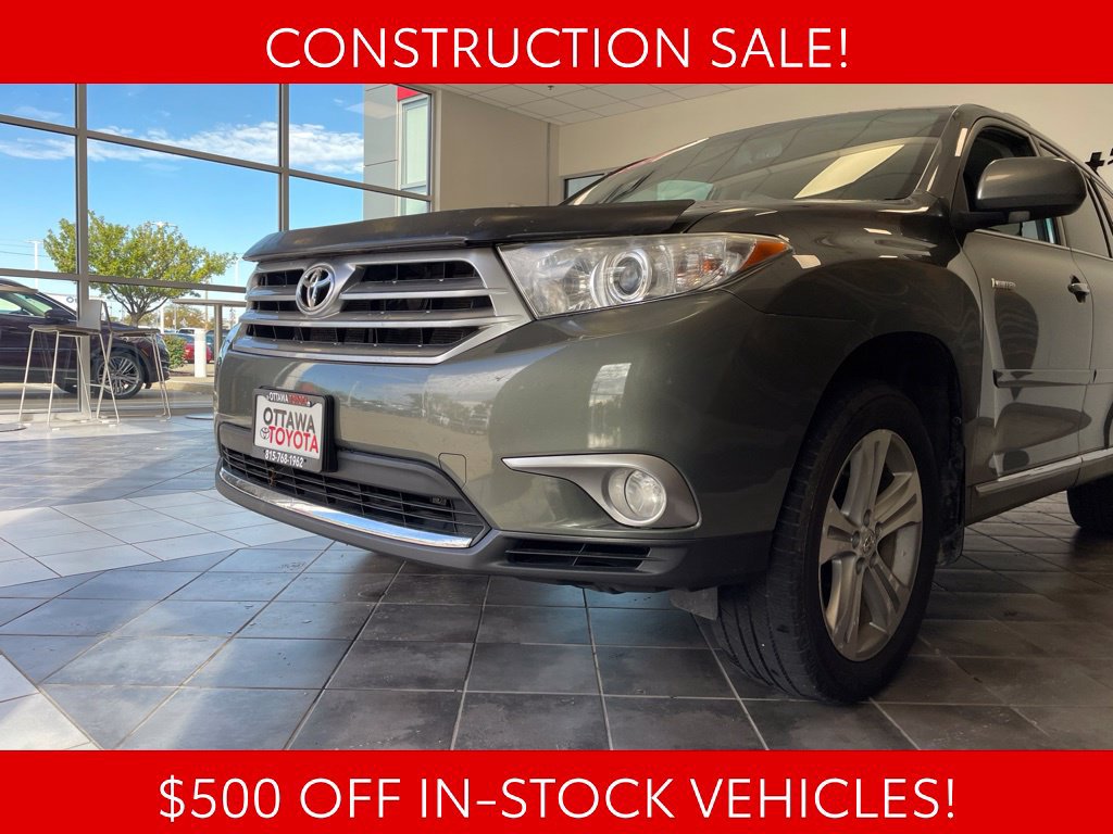Used 2012 Toyota Highlander Limited w/ Tow Pkg AWD/4WD image 16