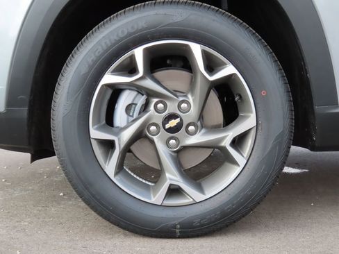 New 2026 Chevrolet Trax LT w/ Driver Confidence Package FWD image 14