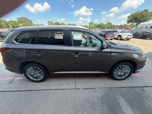 Used 2020 Mitsubishi Outlander SEL AWD/4WD image 4