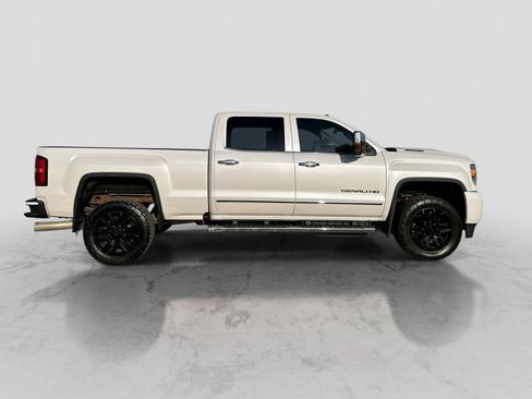 Used 2019 GMC Sierra 2500 Denali AWD/4WD image 9