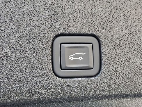 Certified 2024 Cadillac XT6 Premium Luxury image 33