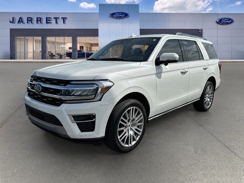 Used 2024 Ford Expedition Limited AWD/4WD image 2