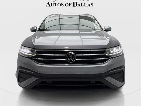 Used 2024 Volkswagen Tiguan SE FWD image 3