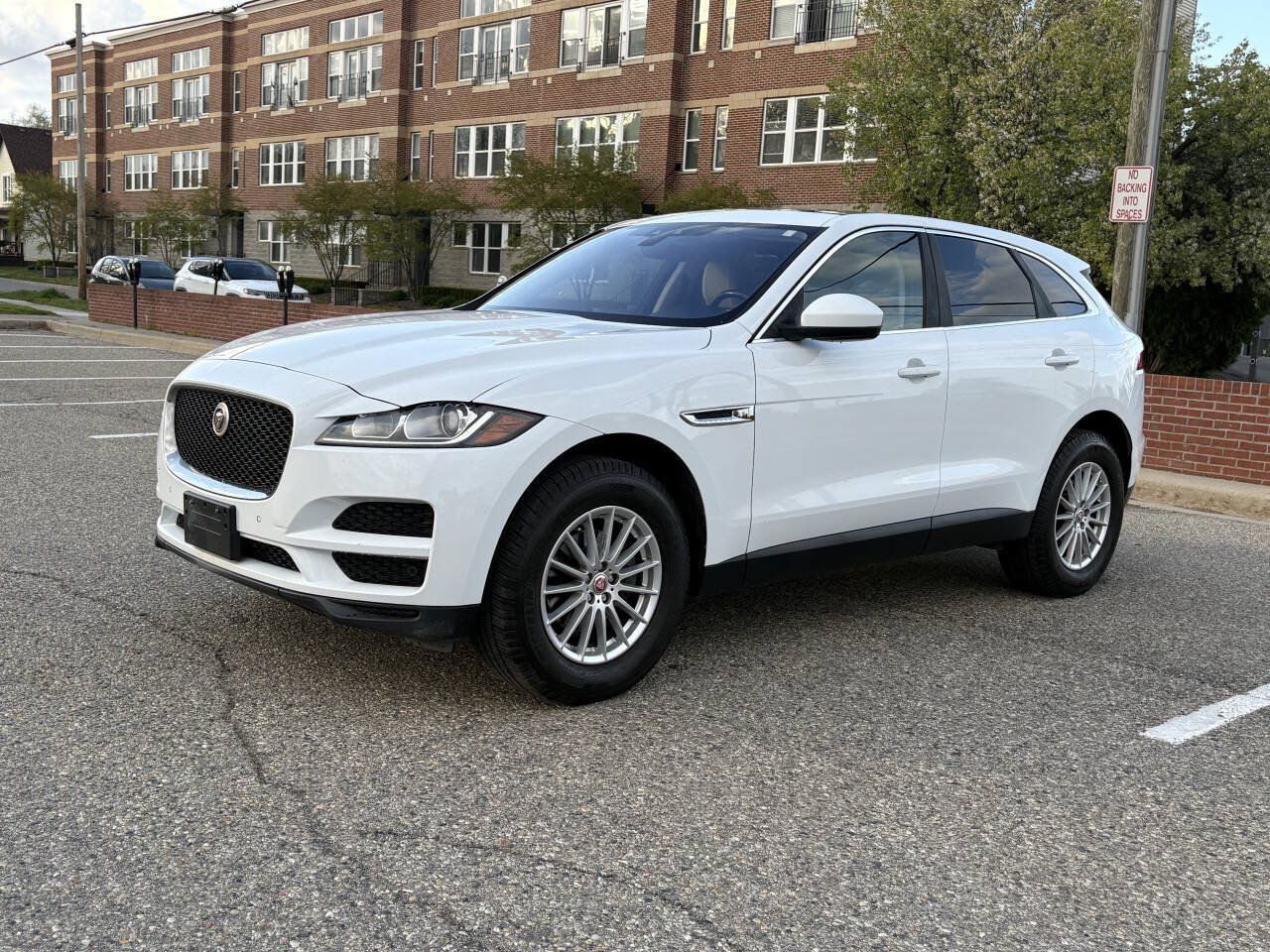 Used 2019 Jaguar F-PACE AWD/4WD image 20