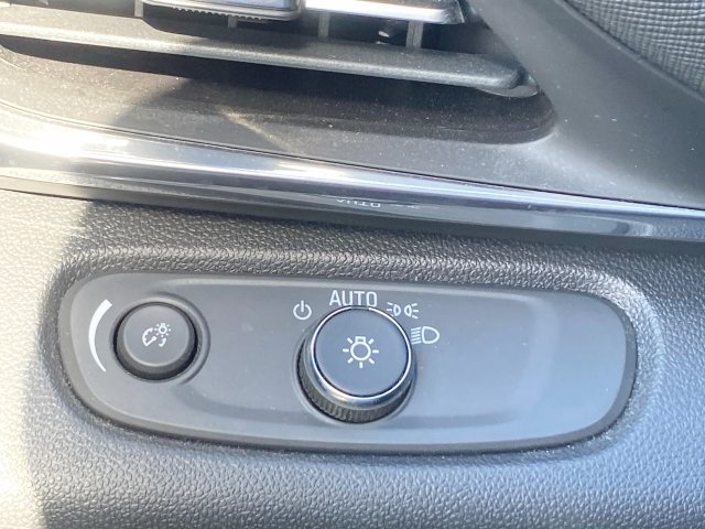 Used 2024 Buick Envista Preferred w/ Convenience I Package FWD image 17