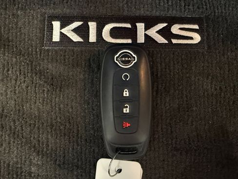 Used 2023 Nissan Kicks SR w/ SR Premium Package image 32