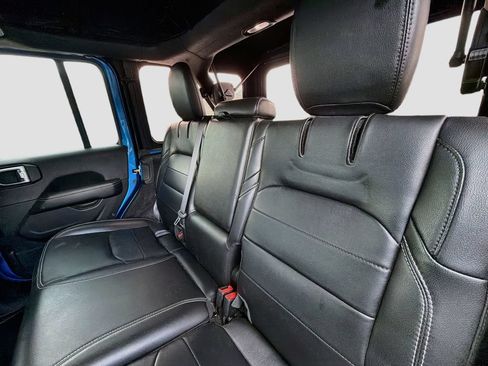 Used 2022 Jeep Wrangler Unlimited Sahara w/ Cold Weather Group AWD/4WD image 12