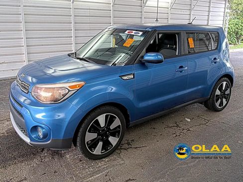 Used 2017 Kia Soul + w/ Designer's Package FWD image 1