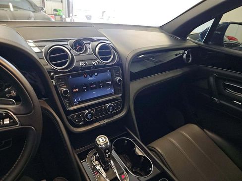 Used 2019 Bentley Bentayga image 5