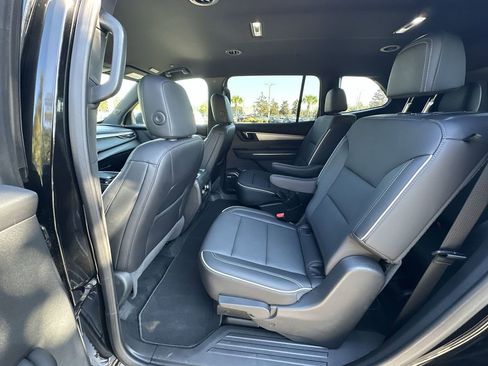 Used 2025 Buick Enclave Preferred image 26