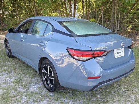 Used 2024 Nissan Sentra SV FWD image 11