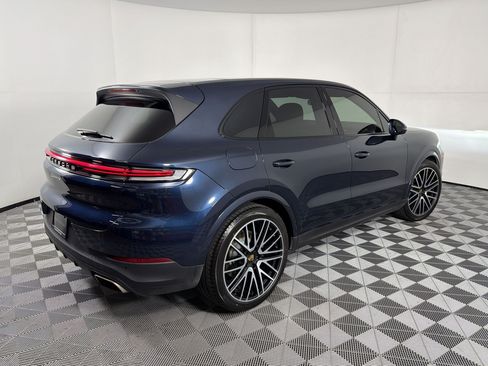 Certified 2024 Porsche Cayenne AWD/4WD image 9
