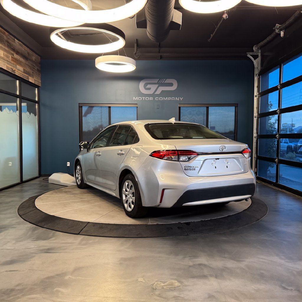 Used 2020 Toyota Corolla LE FWD image 5
