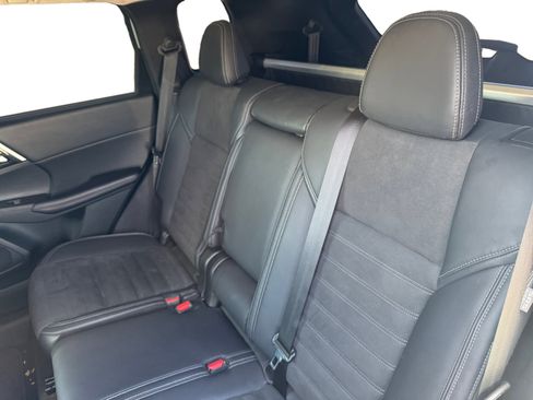 Used 2022 Mitsubishi Outlander SE image 24