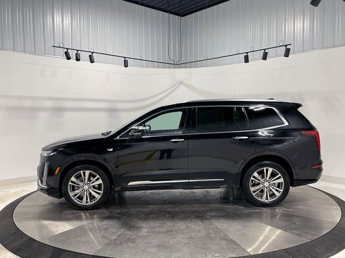Used 2025 Cadillac XT6 Premium Luxury image 16