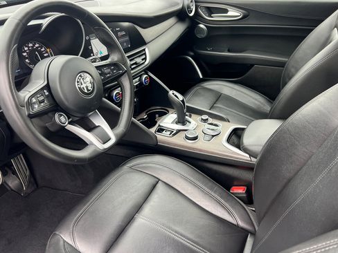 Used 2022 Alfa Romeo Giulia Ti image 10