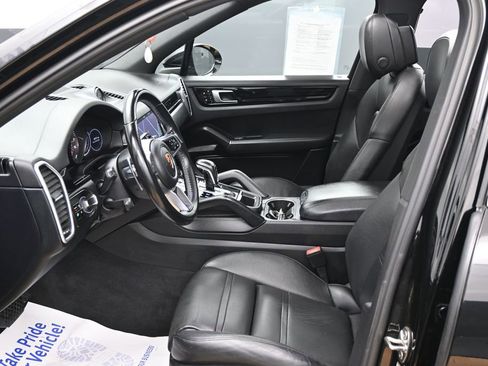Used 2019 Porsche Cayenne E-Hybrid image 18