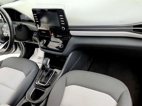 Used 2020 Hyundai Ioniq SEL image 16