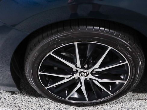 Used 2021 Toyota Camry SE image 11