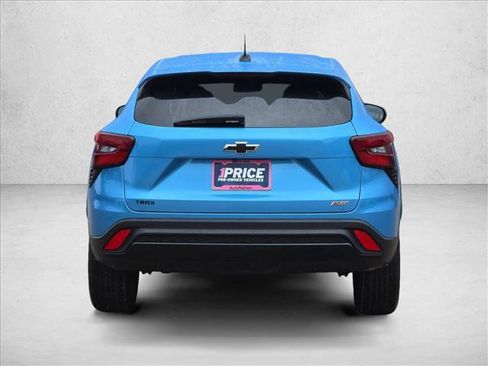 Used 2026 Chevrolet Trax RS FWD image 6