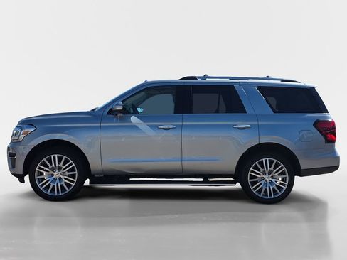 Used 2024 Ford Expedition Limited AWD/4WD image 2