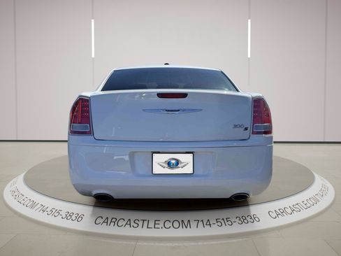 Used 2013 Chrysler 300 S RWD image 4