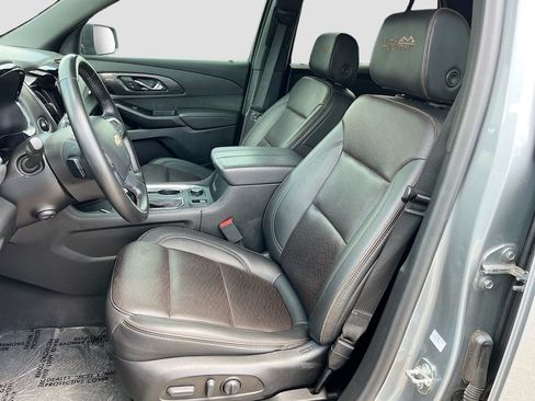 Used 2023 Chevrolet Traverse High Country FWD image 22