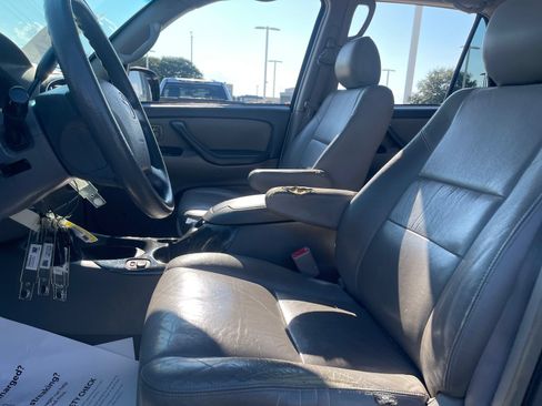 Used 2007 Toyota Sequoia SR5 RWD image 21