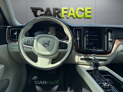 Used 2021 Volvo XC60 T5 Momentum w/ Premium Package AWD/4WD image 26