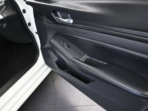 Used 2025 Nissan Altima 2.5 SV FWD image 23