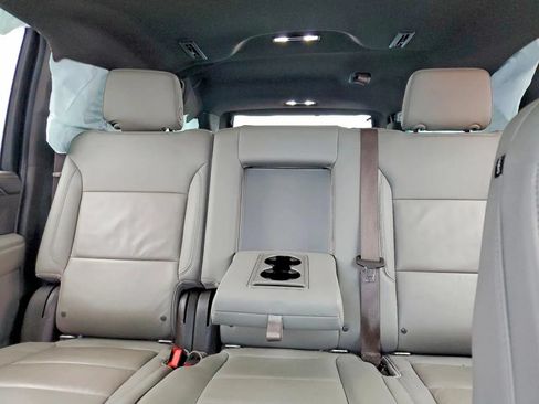 Used 2021 Chevrolet Suburban LT w/ LT Signature Package RWD image 10