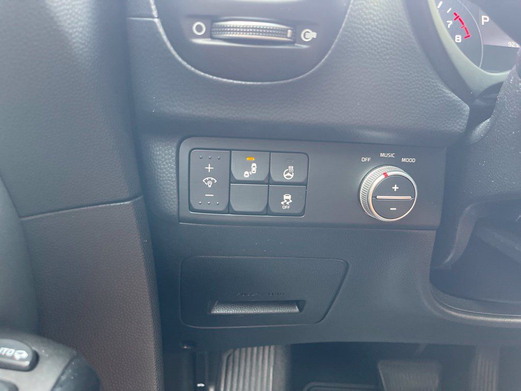 Used 2018 Kia Soul ! w/ Tech Package FWD image 26