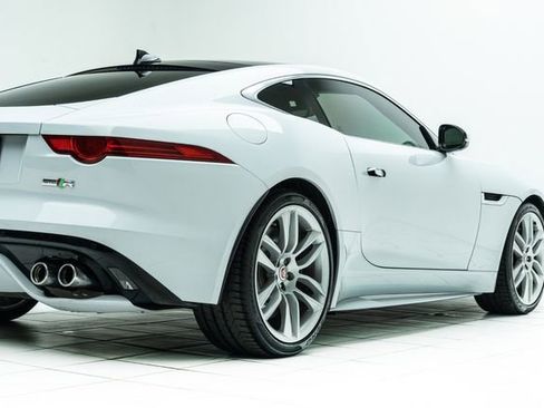 Used 2016 Jaguar F-TYPE R image 13