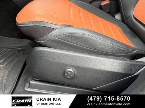 Used 2024 Mercedes-Benz GLC 300 4MATIC image 11
