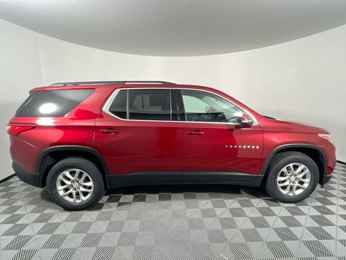 Used 2021 Chevrolet Traverse LT FWD image 2