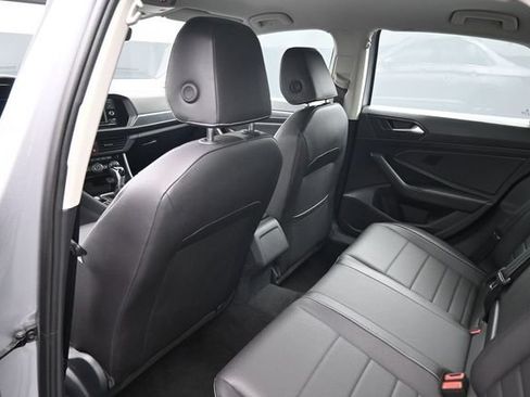 Used 2024 Volkswagen Jetta SE FWD image 23