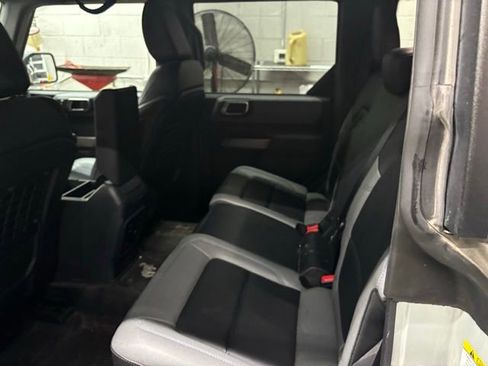 Used 2022 Ford Bronco Black Diamond image 6