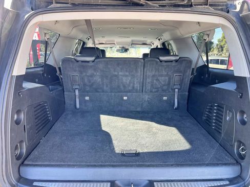 Used 2020 Chevrolet Suburban LT image 20
