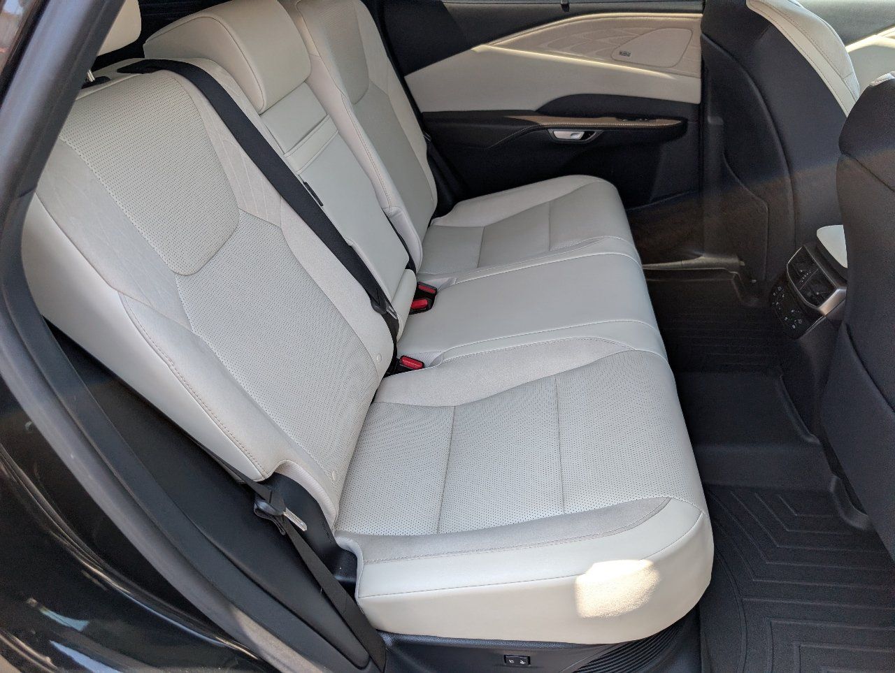 Used 2025 Lexus RX 450h AWD w/ Convenience Package image 5