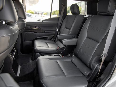 Used 2026 Lexus GX 550 w/ Accessory Package (2T) image 38