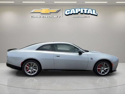 Used 2025 Dodge Charger Daytona Scat Pack w/ Track Pack AWD/4WD image 6