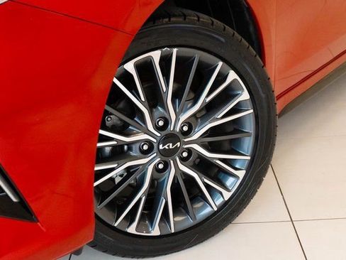 Used 2024 Kia Forte GT-Line w/ GT-Line Premium Package image 2